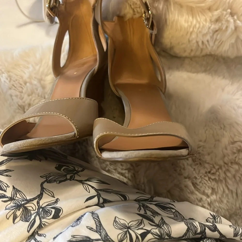 Nine West Womens Beige Taupe Leather Peep Toe Ankle Strap Wedge Heel Shoes 7